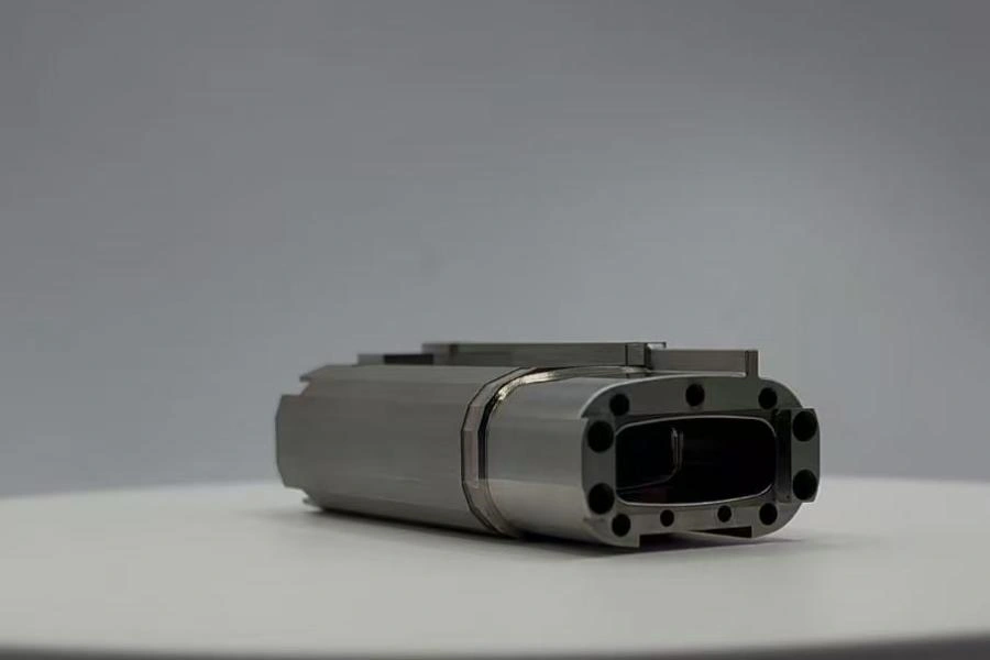 Replacement mold component with critical fitting and dimensional control features